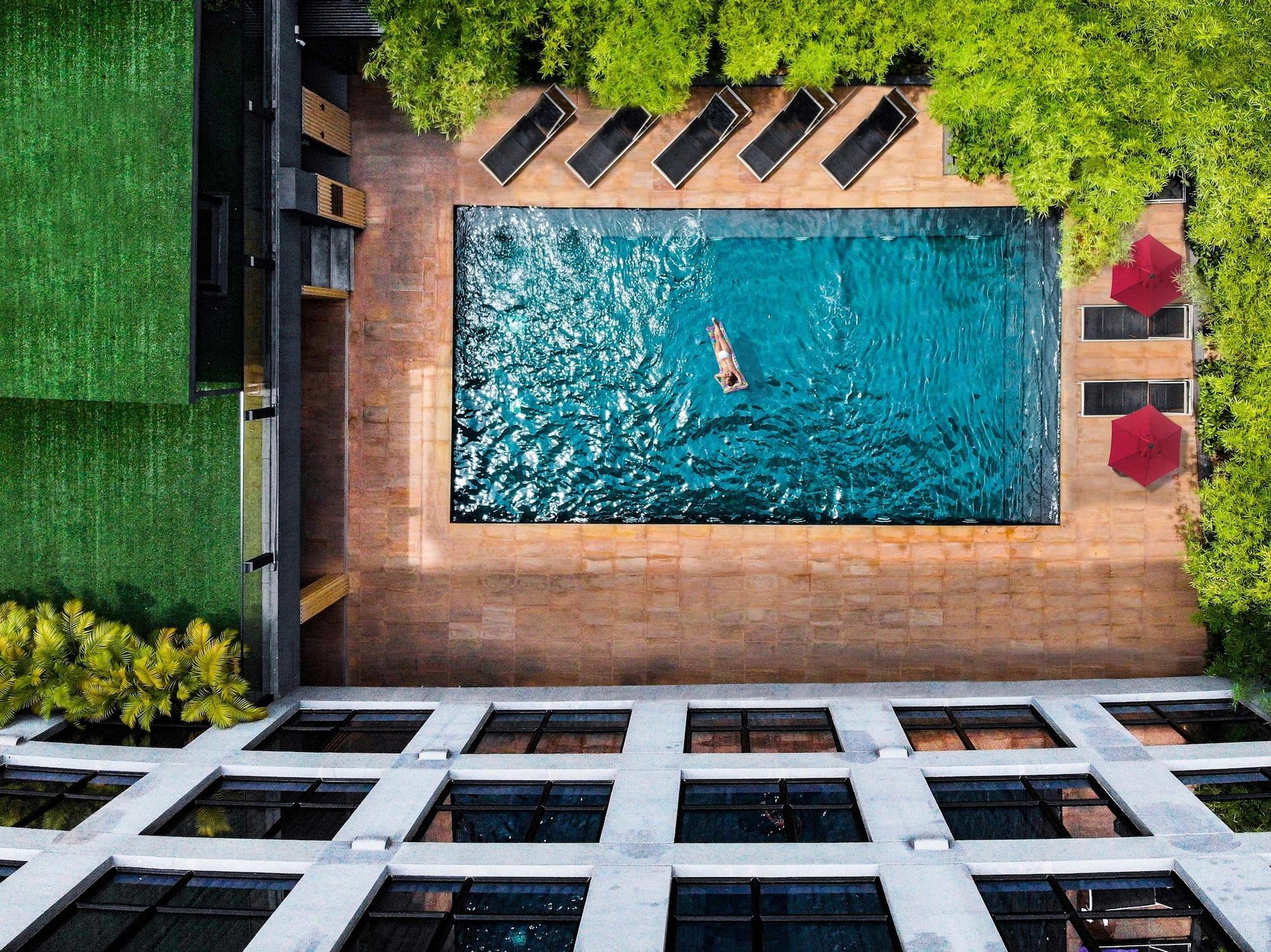 Galleria 12 Sukhumvit Bangkok By Compass Hospitality Екстериор снимка
