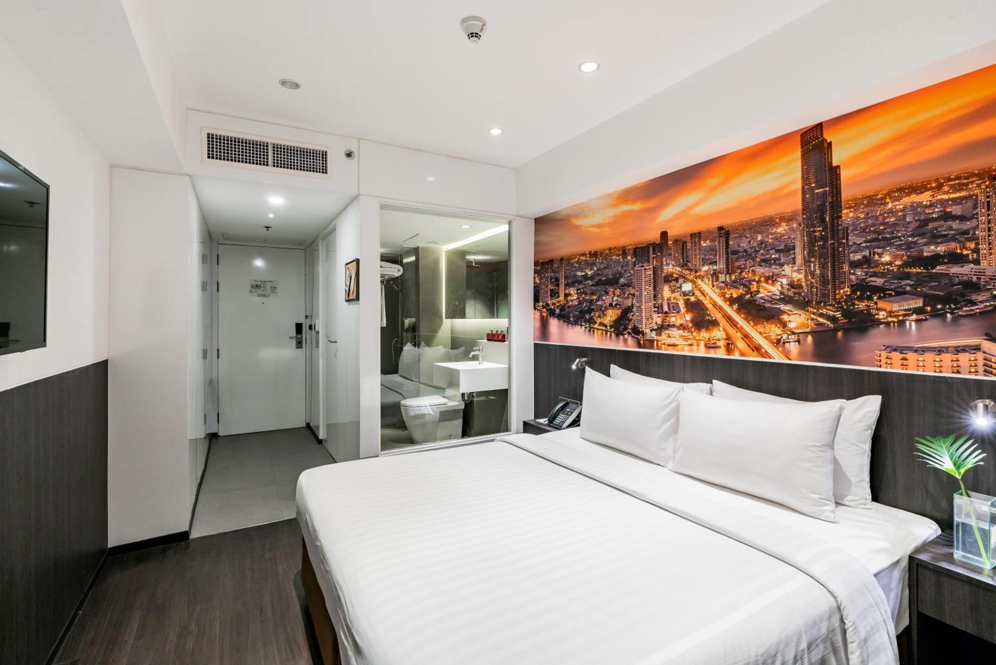 Galleria 12 Sukhumvit Bangkok By Compass Hospitality Екстериор снимка